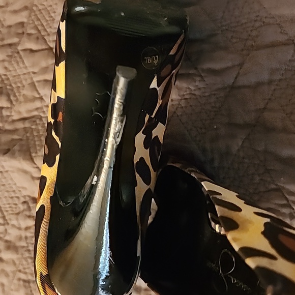 Jessica Simpson peeptoe Leopard platform heels - Picture 4 of 13